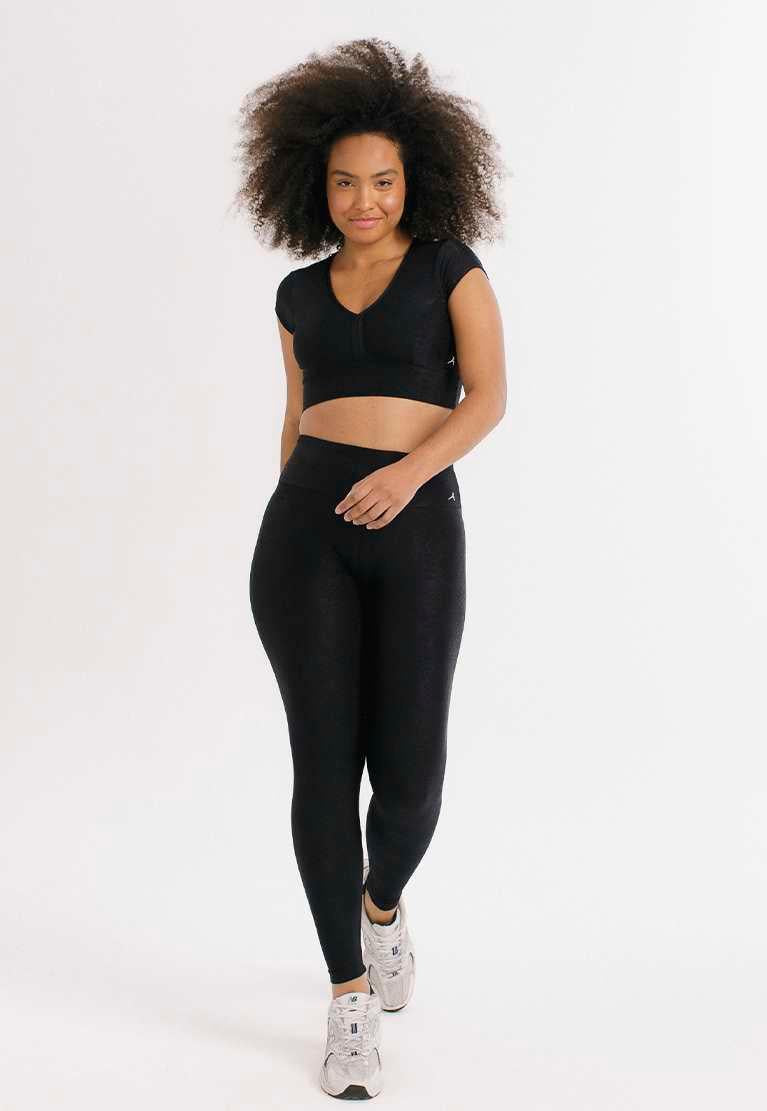 TOP CROPPED BRENDA PRETO COM TEXTURA - NU MOLDY