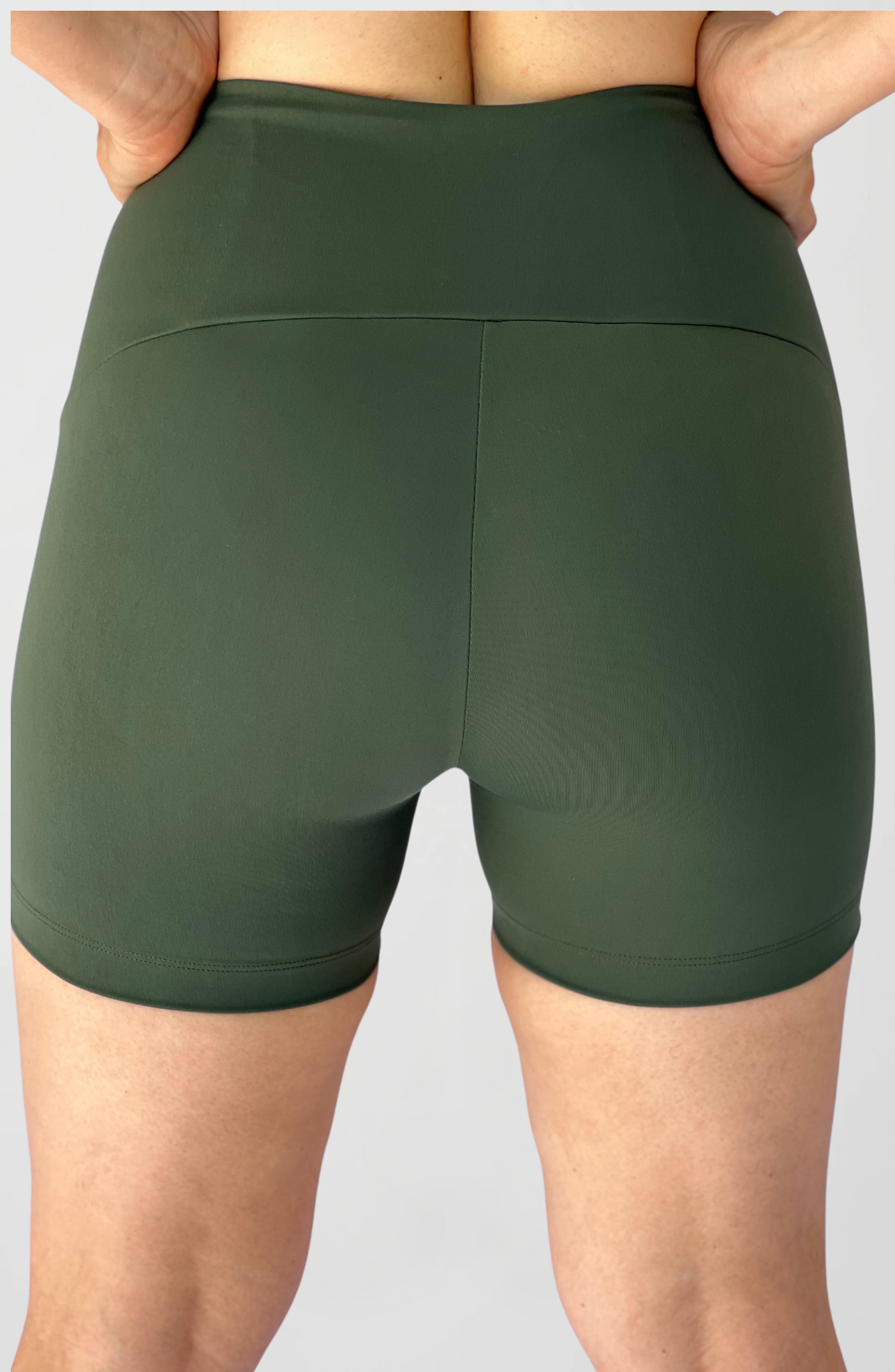 Short Curto Verde militar 2.0