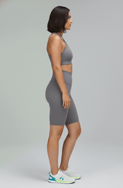 Bermuda ciclista cinza