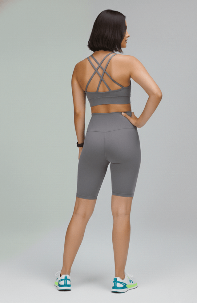 Bermuda ciclista cinza