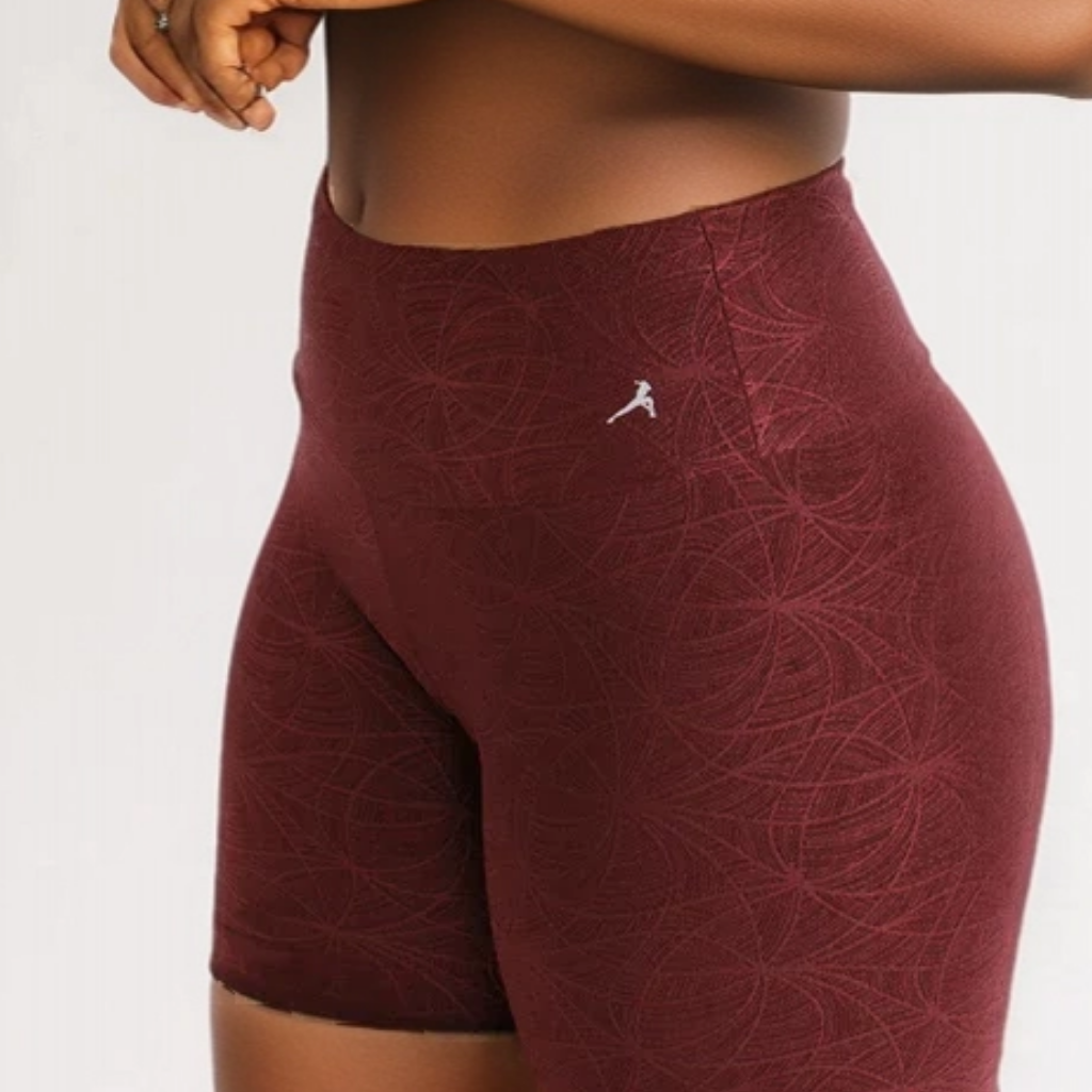 Short Intermediário Com Textura Vinho Geometric