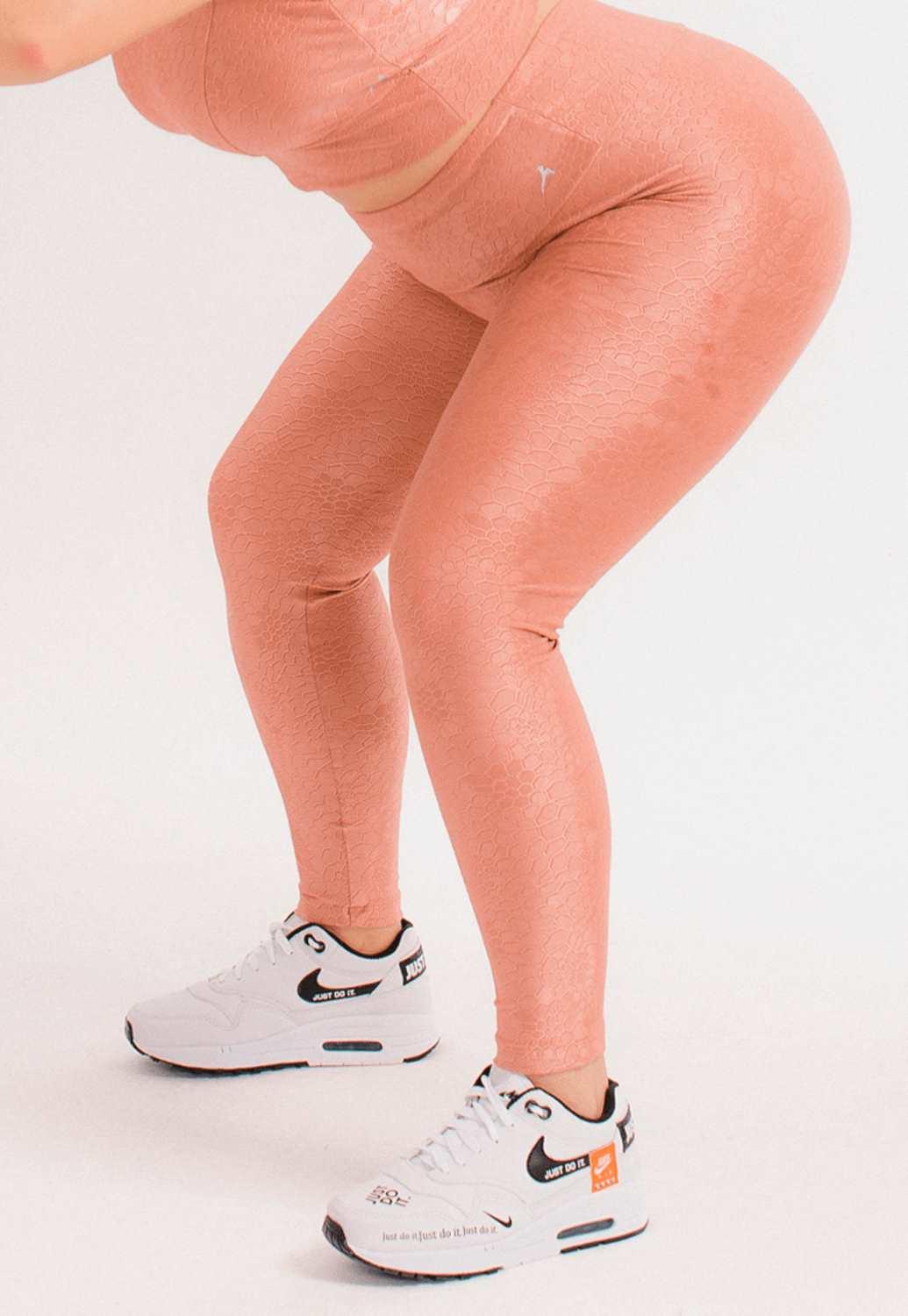 LEGGING LOW TEXTURA|  ROSA RETRÔ ANIMAL PRINT | MULHER BAIXA - NU MOLDY
