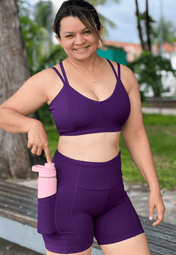 Short intermediário com bolso lateral beringela